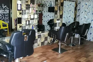 Dark Show Men's Beauty saloon and spa image