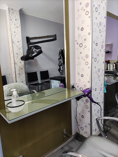 Salón de peluquería MABEL. Unisex - C. San Roque, 22, 02500 Tobarra, Albacete, España
