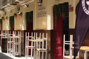 Taberna La Carbonera image