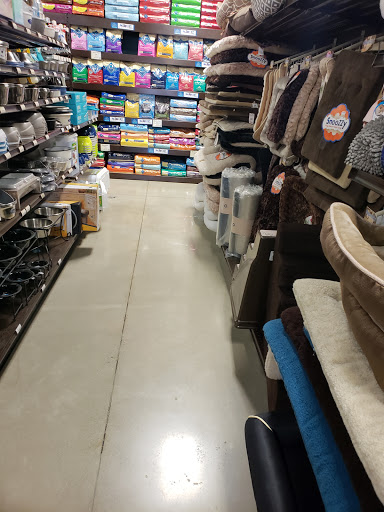 Pet Supply Store «Premier Pet Supply», reviews and photos, 63 W Auburn Rd, Rochester Hills, MI 48307, USA