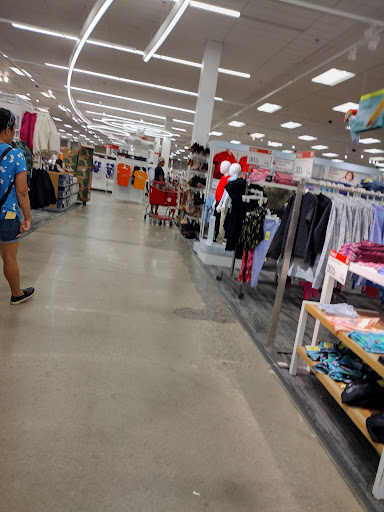 Department Store «Target», reviews and photos, 999 Corporate Dr, Westbury, NY 11590, USA