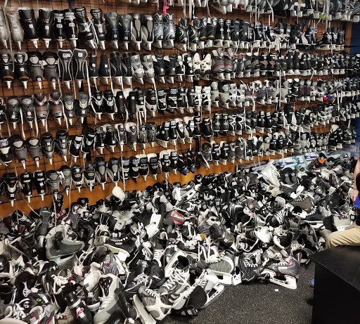 Sporting Goods Store «Play It Again Sports - Palatine, IL», reviews and photos, 315 E Northwest Hwy, Palatine, IL 60067, USA