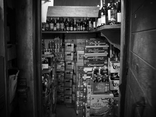 Liquor Store «Sharon Package Store», reviews and photos, 1 Gay St, Sharon, CT 06069, USA