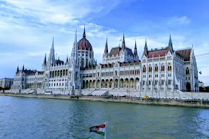 Holiday Budapest Superior Apartments image