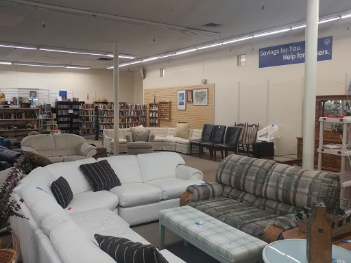 Thrift Store «Society of St. Vincent de Paul - Thunderbird Thrift Store», reviews and photos, 3547 W Thunderbird Rd, Phoenix, AZ 85053, USA