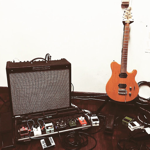 Electric guitar lessons Bangkok