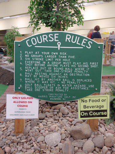 Pizza Restaurant «Pizza! Golf! Pizza Putters Family Entertainment Center», reviews and photos, 1156 OR-99, Eugene, OR 97402, USA