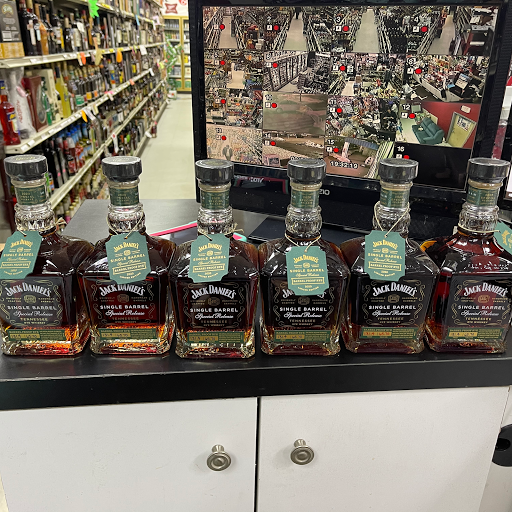 Liquor Store «Royal Liquor & Wine», reviews and photos, 1015 N Randall Rd, Elgin, IL 60123, USA