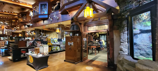 Sporting Goods Store «Bass Pro Shops», reviews and photos, 1935 S Campbell Ave, Springfield, MO 65807, USA