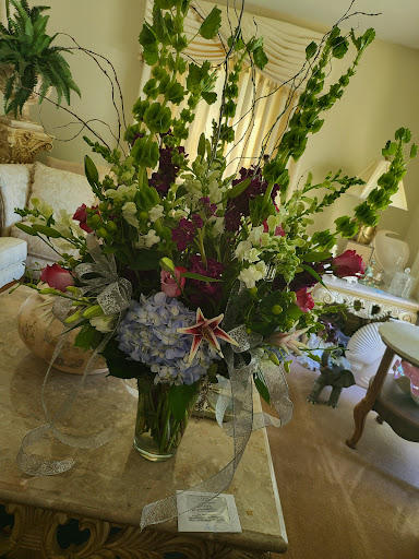 Florist «Janousek Florist Inc. & Greenhouses», reviews and photos, 4901 Charles St, Omaha, NE 68132, USA