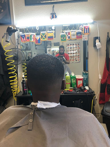 Barber Shop «DaShop Barber Shop», reviews and photos, 9521 S Orange Blossom Trail, Orlando, FL 32837, USA