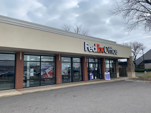 615 Randall Rd #104, St Charles, IL 60174, USA