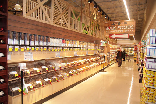 Grocery Store «Strack & VanTil Food Market», reviews and photos, 2168 W US Hwy 30, Valparaiso, IN 46385, USA