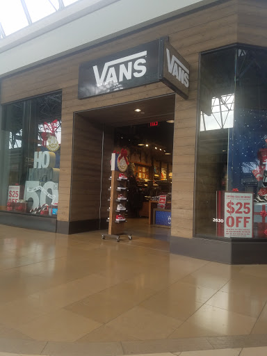 Shoe Store «Vans», reviews and photos, 10300 Little Patuxent Pkwy #2630, Columbia, MD 21044, USA