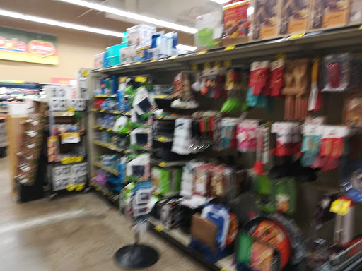 Grocery Store «Grocery Outlet Bargain Market», reviews and photos, 1130 Chester Pike, Sharon Hill, PA 19079, USA