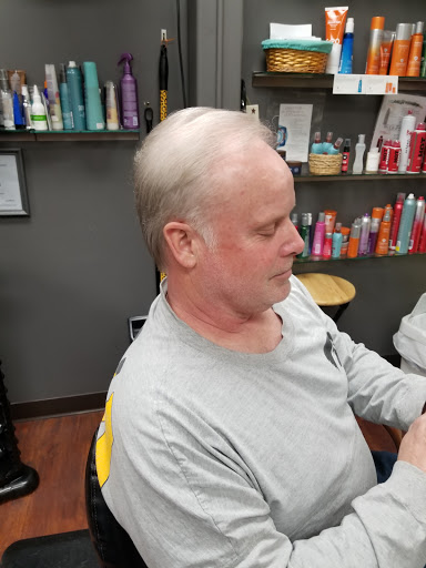 Beauty Salon «In The Cut Salon», reviews and photos, 3260 Southgate Pl SW #1, Cedar Rapids, IA 52404, USA