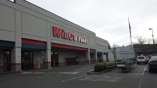 WinCo Foods, 1920 Olympic St, Springfield, OR 97477, USA, 