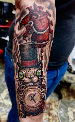 Explore honeybee tattoo ideas, creative tattoo ideas in Sunnyvale, available at Da Wei Tattoo Inc