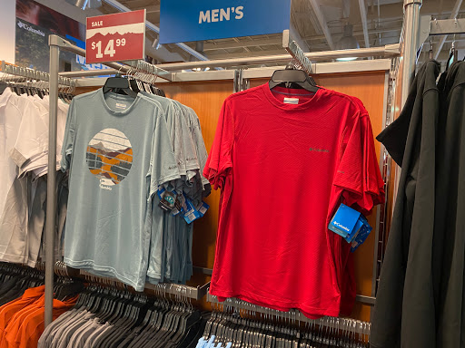 Sportswear Store «Columbia Sportswear Outlet Store at Lighthouse Place Premium Outlets», reviews and photos, 1710 Lighthouse Pl, Michigan City, IN 46360, USA