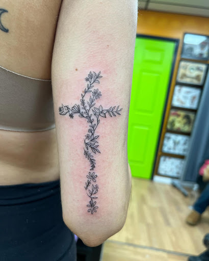 Explore beach tattoo ideas for womens, creative tattoo ideas in Lewes, available at Ancient Art Tattoo & Piercing Studio