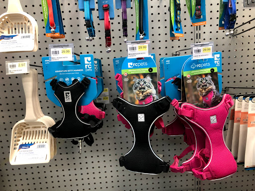 Pet Store «Petland Lewis Center», reviews and photos, 86 Meadow Park Ave, Lewis Center, OH 43035, USA