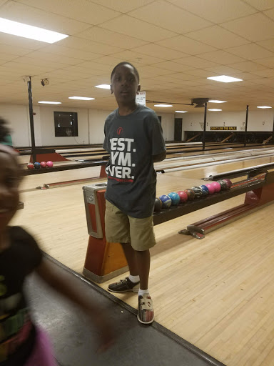 Bowling Alley «Danbury Duck Pin Lanes», reviews and photos, 7 E Hayestown Rd, Danbury, CT 06811, USA