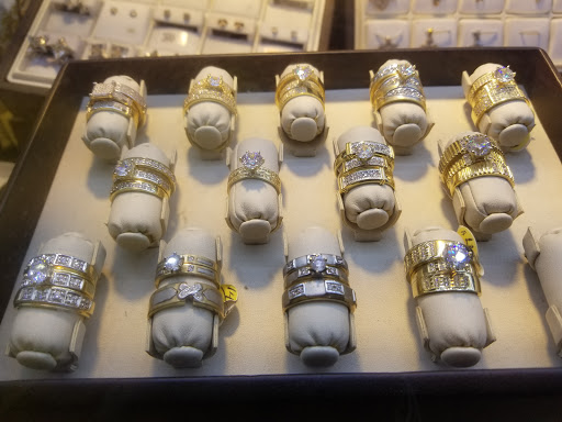 Lucky Jewelry, 13 W Fordham Rd, Bronx, NY 10468, USA, 