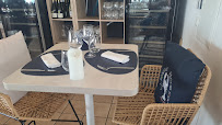 Atmosphère du Restaurant La Réserve Péché Iodé à Merville-Franceville-Plage - n°11