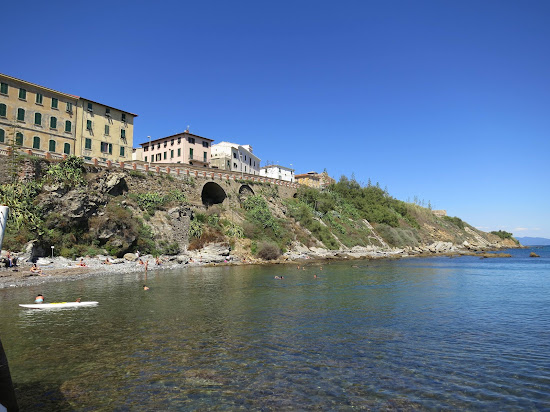 Piazza Bovio Beach