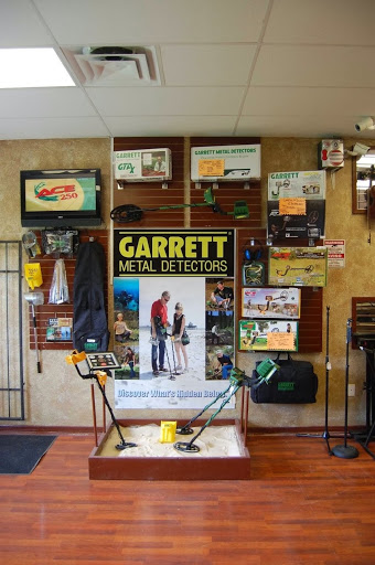 Pawn Shop «Pine Ridge Pawn & Jewelry», reviews and photos, 2033 Pine Ridge Rd #4, Naples, FL 34109, USA