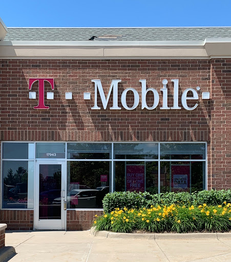 Cell Phone Store «T-Mobile», reviews and photos, 17943 Haggerty Rd, Northville, MI 48168, USA