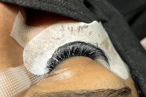 Bombshell Lashes and Spa image