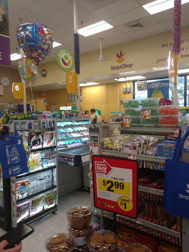 Grocery Store «Stop & Shop», reviews and photos, 713 E Broadway, South Boston, MA 02127, USA