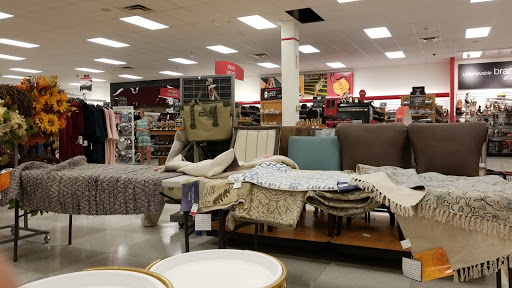Department Store «T.J. Maxx», reviews and photos, 1650 Miami Gardens Dr, North Miami Beach, FL 33179, USA