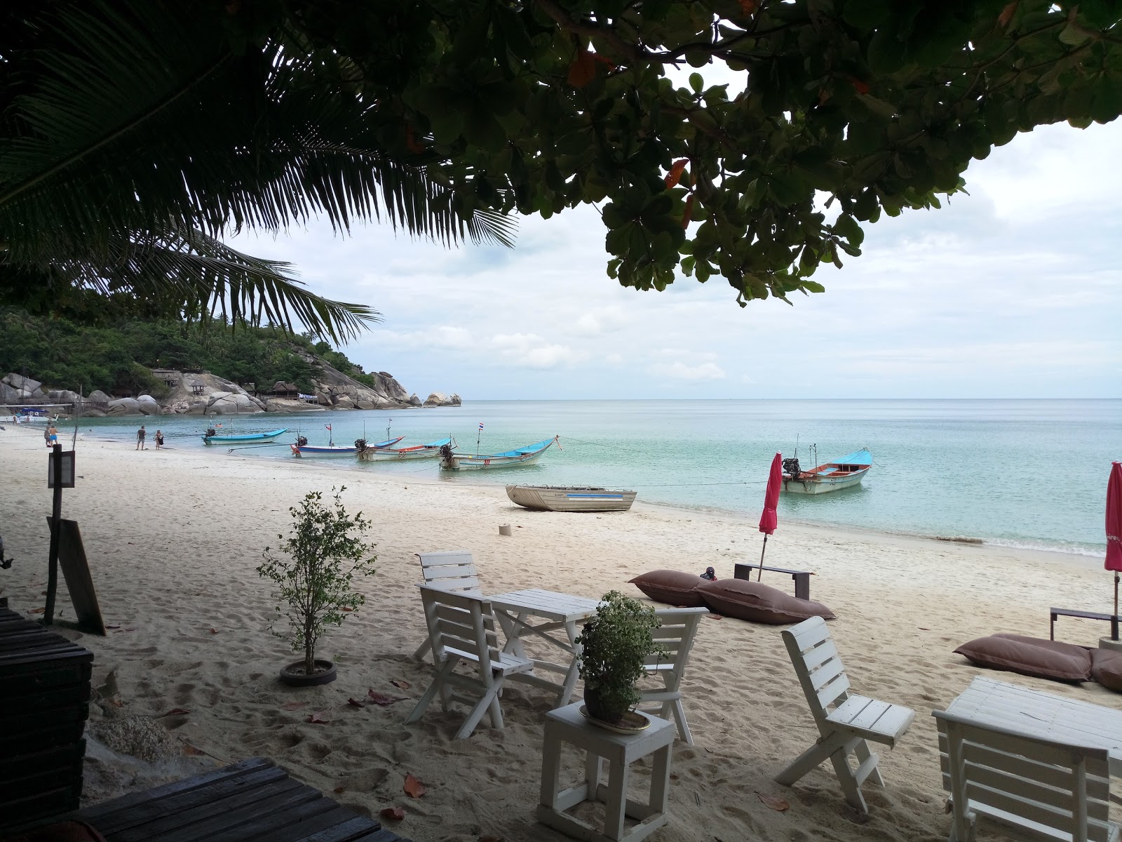 Foto di Pariya Beach con una superficie del acqua cristallina