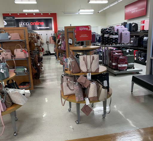 Department Store «T.J. Maxx», reviews and photos, 1751 Ritchie Station Ct, Capitol Heights, MD 20743, USA