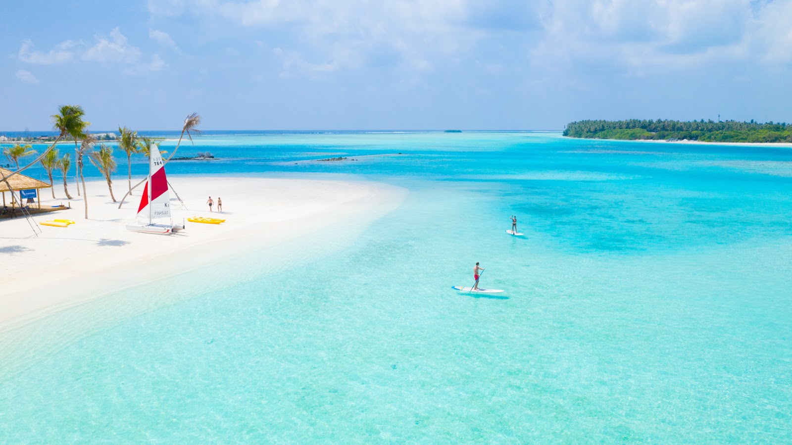 Foto di Spiaggia dell'Isola Innahuraa con una superficie del sabbia bianca