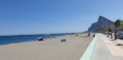 Photo de Playa de la Atunara - endroit populaire parmi les connaisseurs de la détente