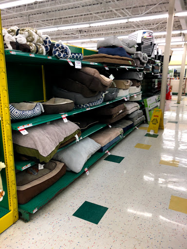 Pet Supply Store «Pet Supplies Plus», reviews and photos, 5092 Mayfield Rd, Lyndhurst, OH 44124, USA