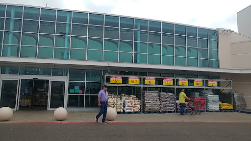 Grocery Store «H-E-B Grocery», reviews and photos, 7811 McPherson Rd, Laredo, TX 78045, USA