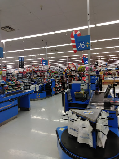 Department Store «Walmart Supercenter», reviews and photos, 3002 Stacy Allison Way, Woodburn, OR 97071, USA