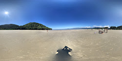 Photo de Plage de Boraceia protégé par des falaises