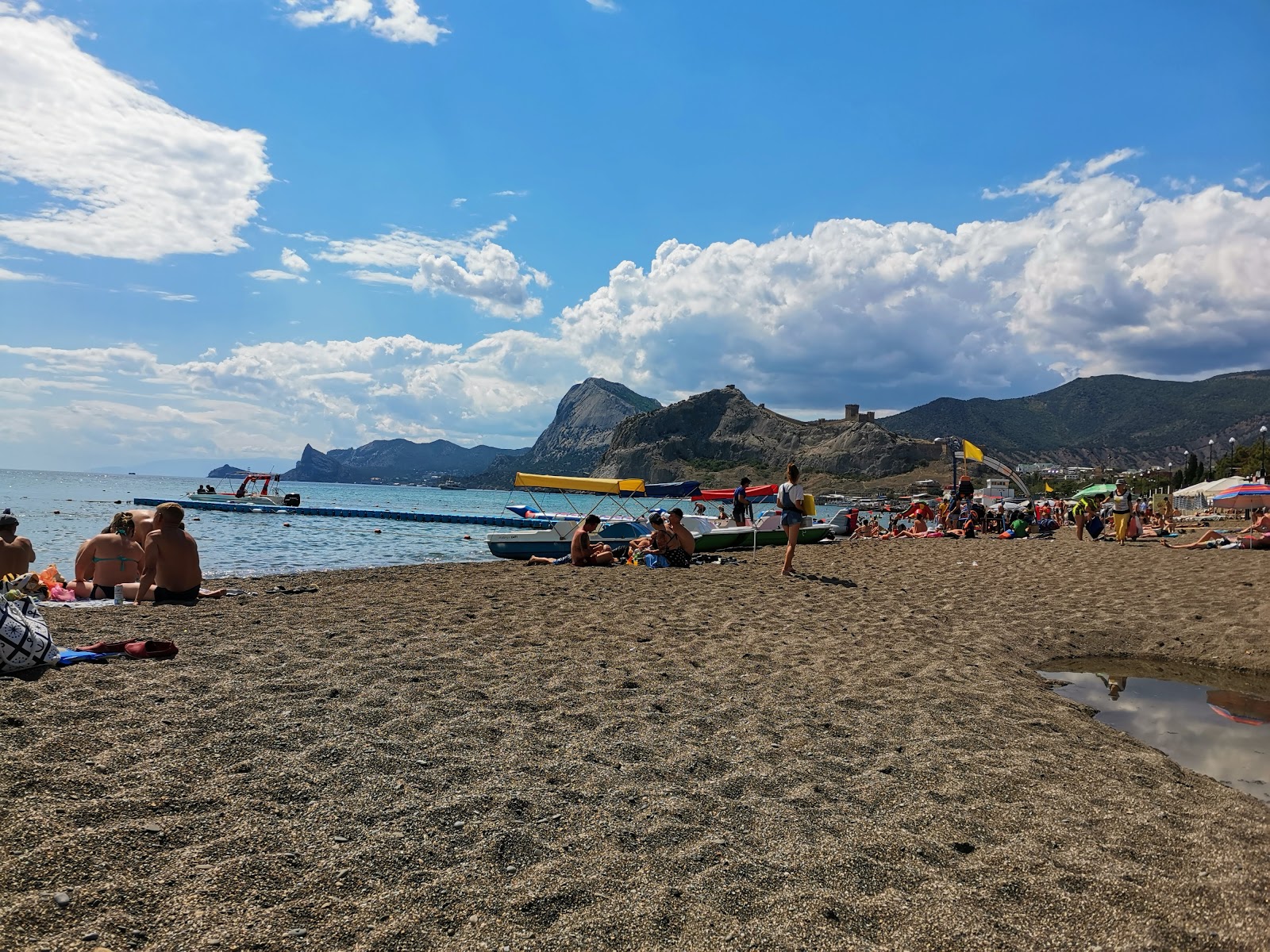 Fotografie cu Rassvet Beach cu nivelul de curățenie înalt