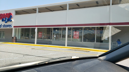 Grocery Store «Save-A-Lot», reviews and photos, 116 Stemmers Run Rd, Essex, MD 21221, USA