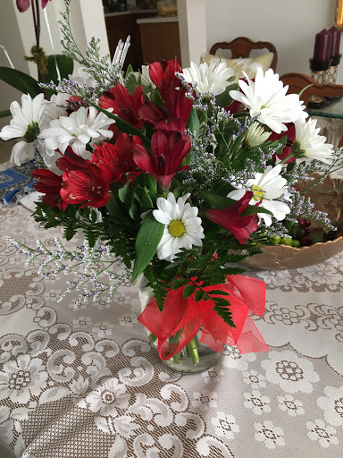 Florist «Oak Hills Florist», reviews and photos, 1729 Babcock Rd, San Antonio, TX 78229, USA