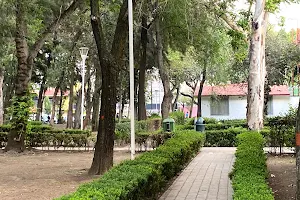 PARQUE PLAZA BENITO JUAREZ image