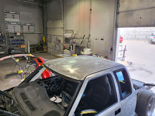 Auto Body Shop «Williams Auto Body & Paint Collision Center», reviews and photos, 6210 Lake Shore Ct, Colorado Springs, CO 80915, USA