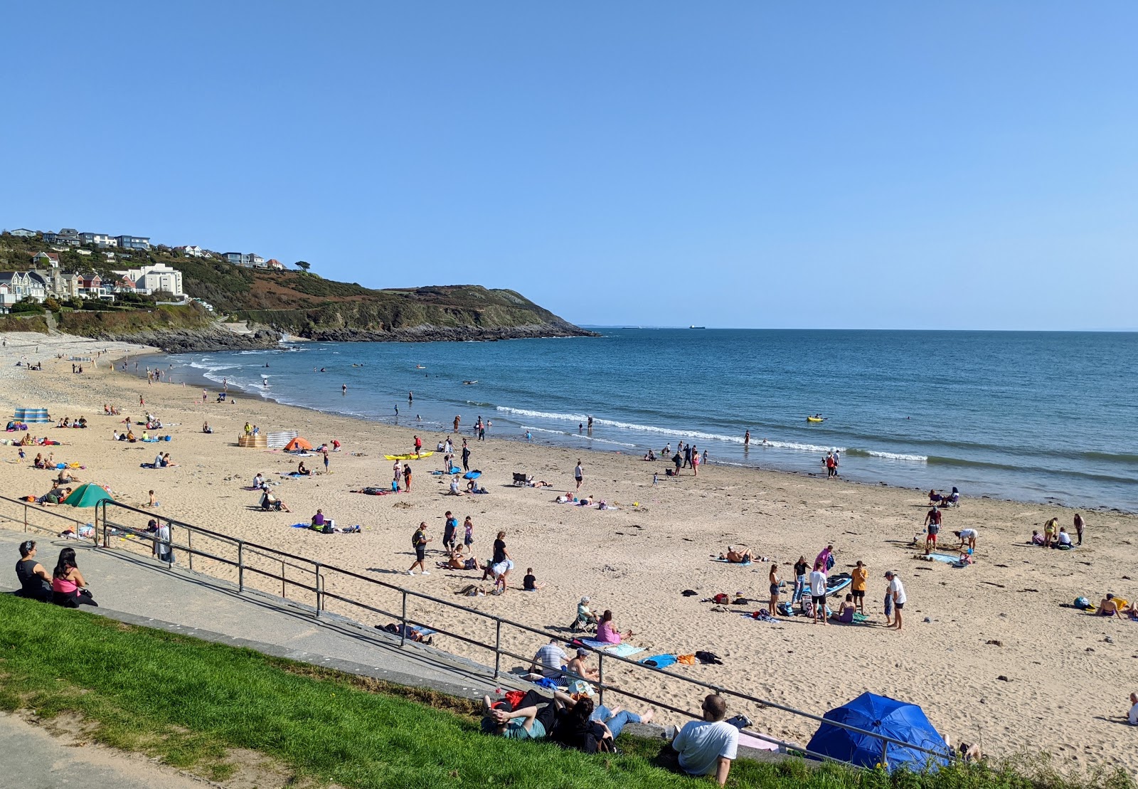 Foto von Langland Bay mit heller sand&kies Oberfläche