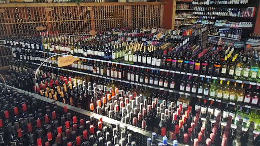 Liquor Store «Big Bear Wine & Liquor, Inc.», reviews and photos, 2037 S Pueblo Blvd, Pueblo, CO 81005, USA