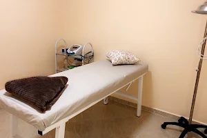 Centre Souissi Malika de kinésithérapie مركز سويسي مليكة للترويض الطبي image